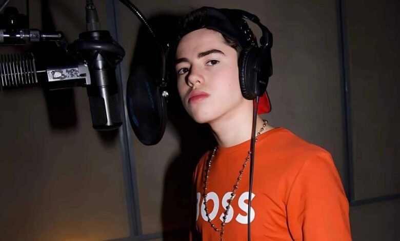 how old is kevin amf